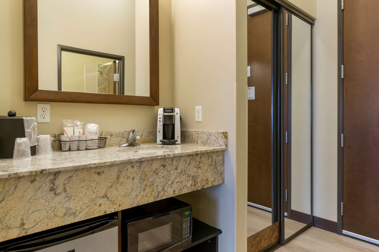 Bathroom 4, Best Western Plus Lacey Inn & Suites, Thurston