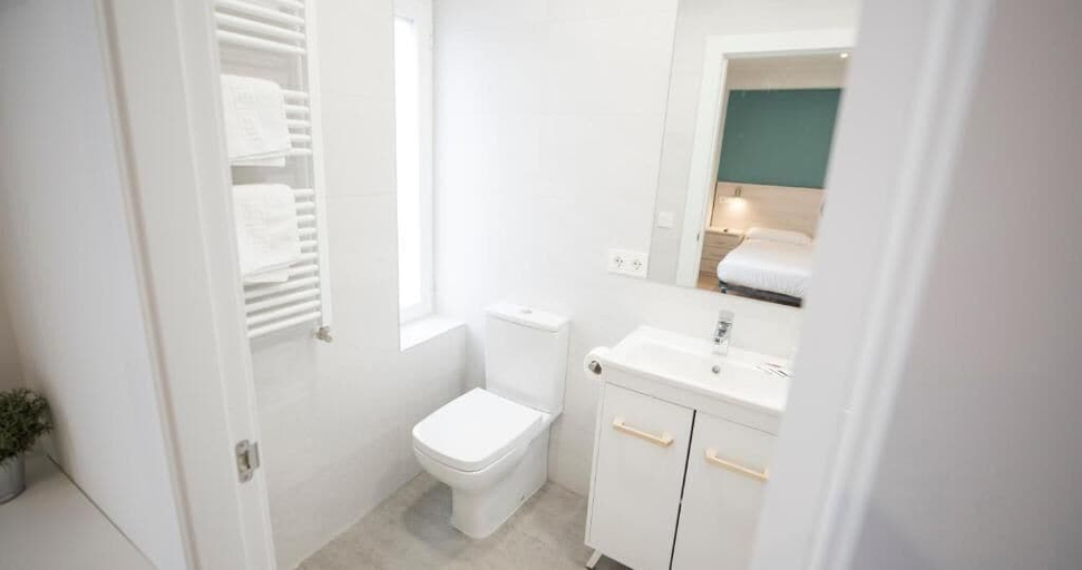 Bathroom 2, Happy Hostal Carrales, Burgos