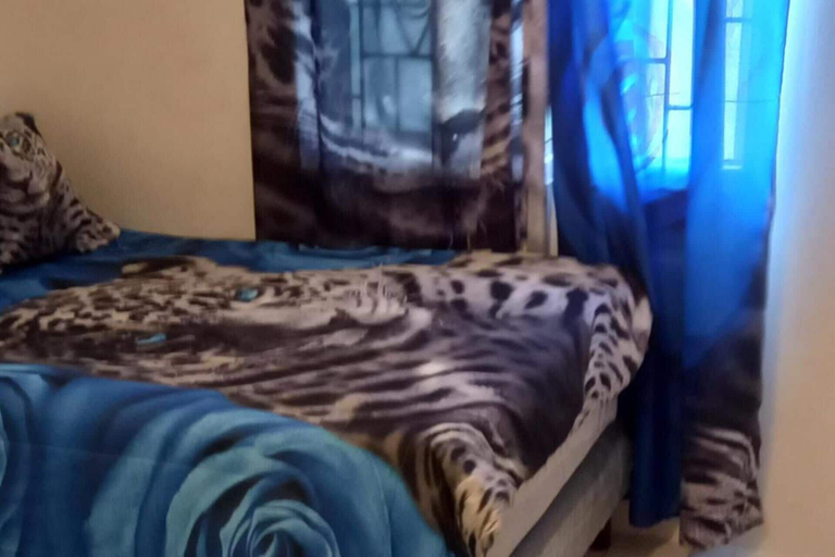 Room 4, House - Sleeps 6 - Patio - Parking