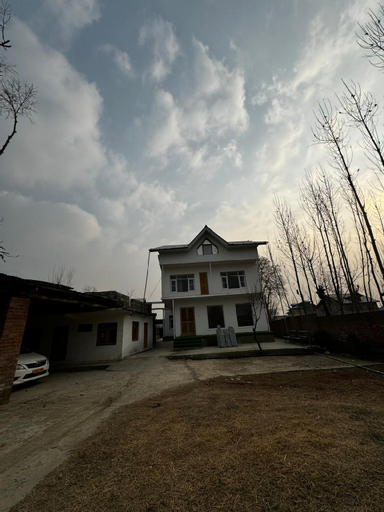 WalkinnSleep , Srinagar