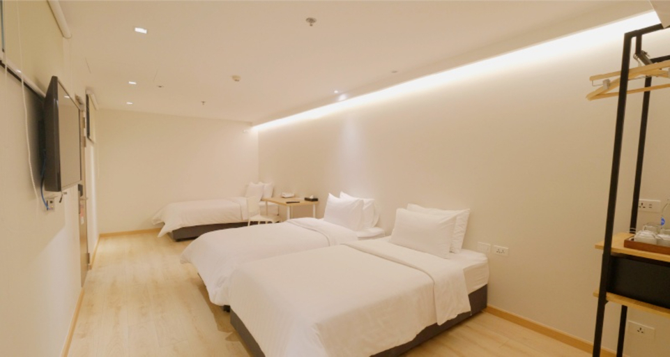Bedroom 3, Simplestay Chatuchak, SureStay Collection by Best Western, Phaya Thai