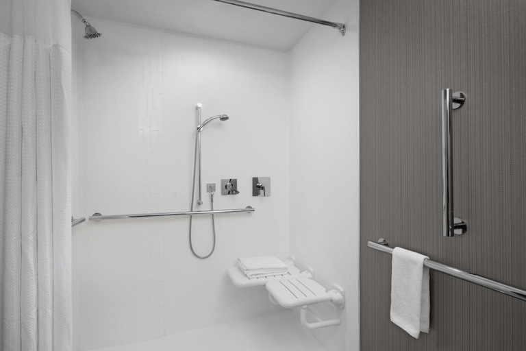 Bathroom 4, Courtyard by Marriott Clearwater Beach, Pinellas
