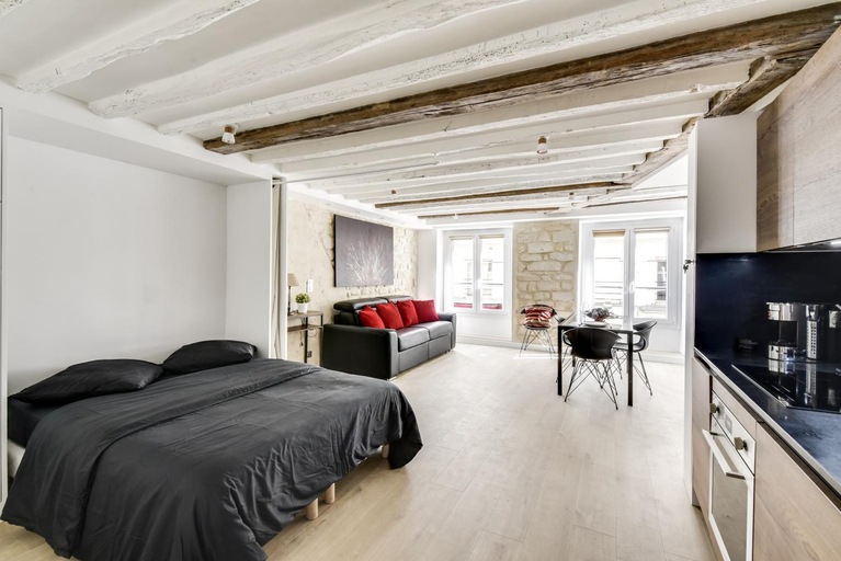 Others 5, mandar, Paris