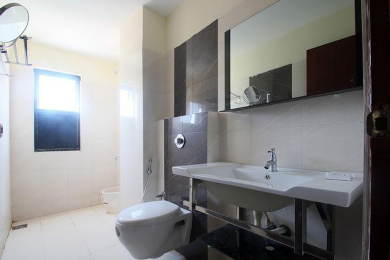 Bathroom 4