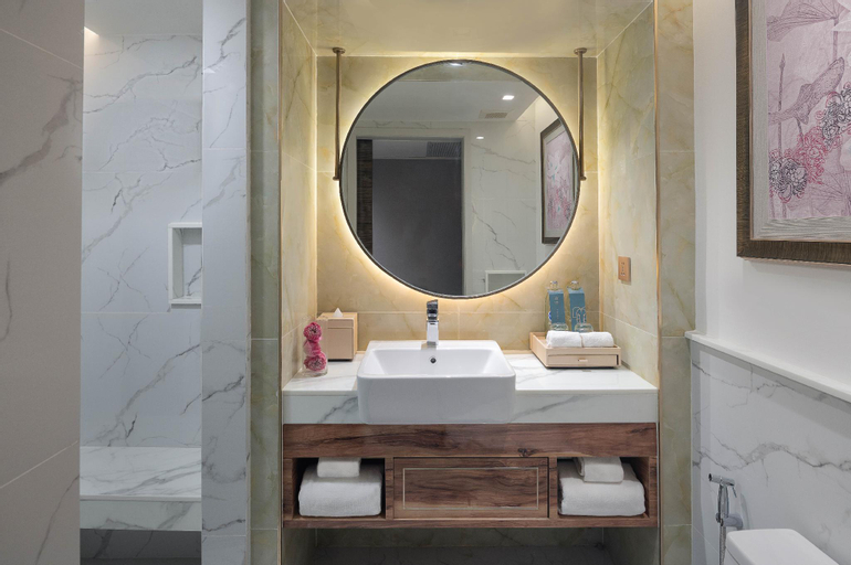 Bathroom 15