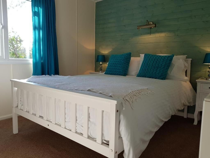 Bedroom 2, Ty Dderw Country Inn, Anglesey