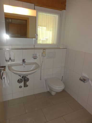 Bathroom 4, Welcome Hotel Täsch by Täscherhof, Visp