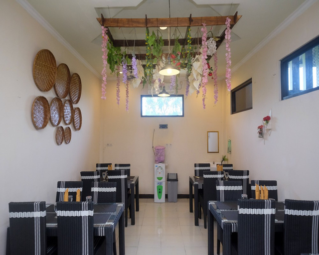 Food & Drinks 3, Urbanview Hotel Anggraeni Jatibarang, Brebes