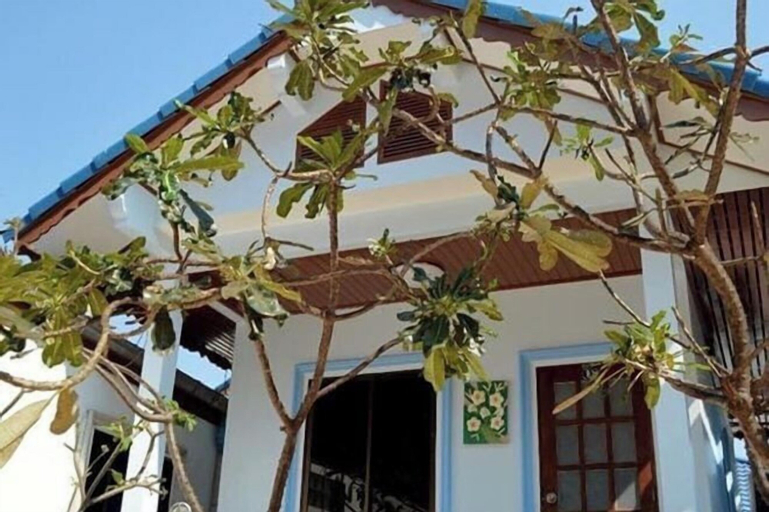 Exterior 2