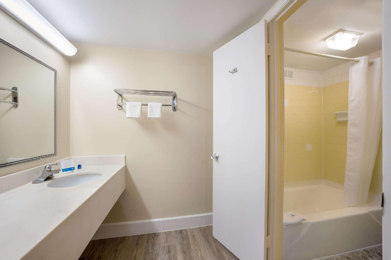 Bathroom 11