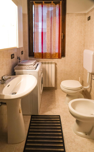 Bedroom 5, La Quiete - Casa Vacanza, Bergamo