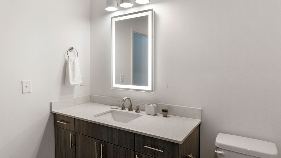 Bathroom 5, Landing at Crestline, Jefferson