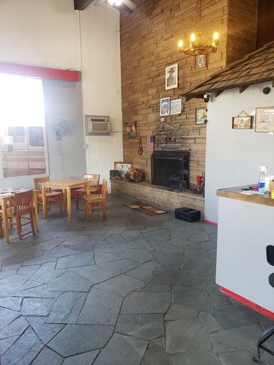 Food & Drinks, Silver Spur Motel, Harney