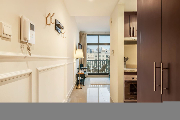 Room 4, Canal View Studio Near Marina Palm Jumeirah, Dubai