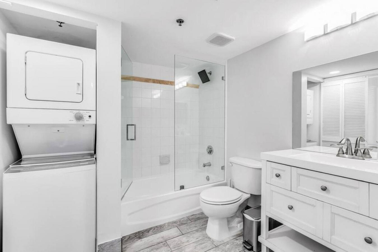 Bathroom 3, Modern Brickell Condo with Ocean & City Views, Miami-Dade