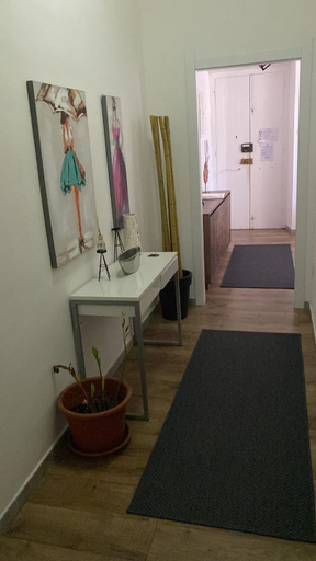 Others 5, Mani Rooms Villanova, Cagliari