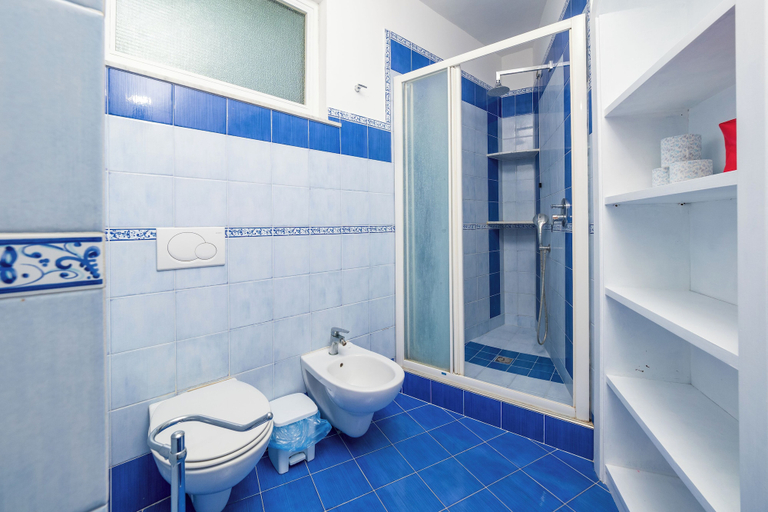 Bathroom 2, Villa Cristina, Napoli