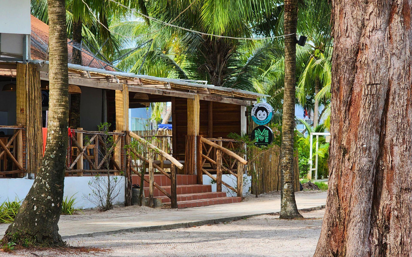 Others 5, Mad Monkey Koh Rong , Sihanoukville