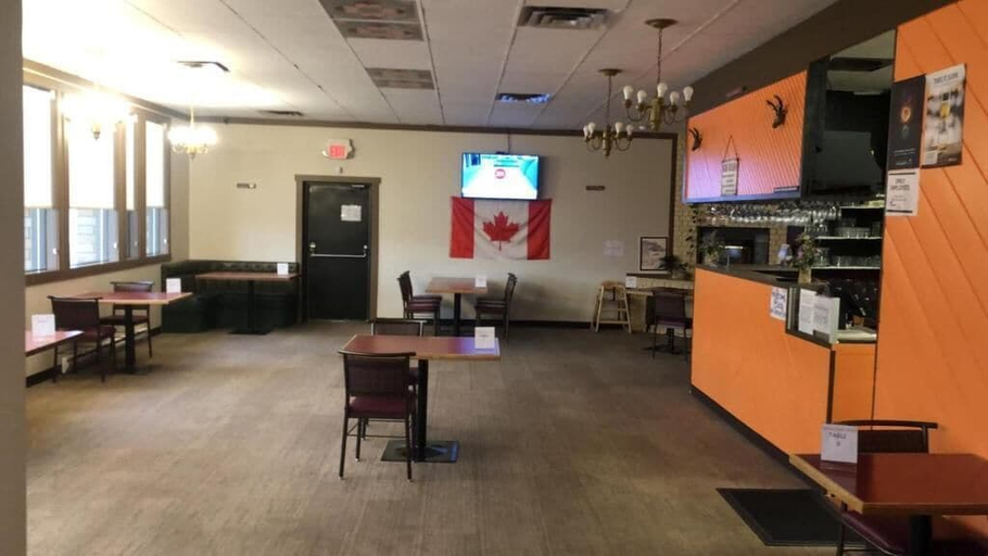 Food & Drinks 4, Houston Motor Inn, Bulkley-Nechako