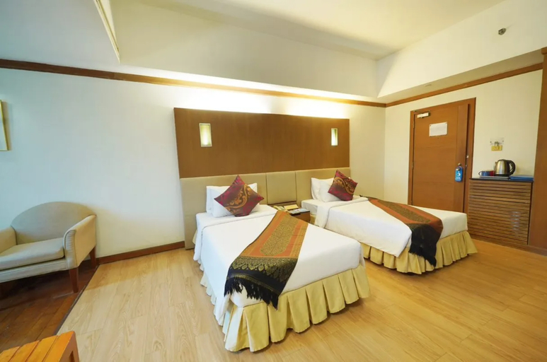 Bedroom 3, Riverside Bangkok Hotel, Dusit