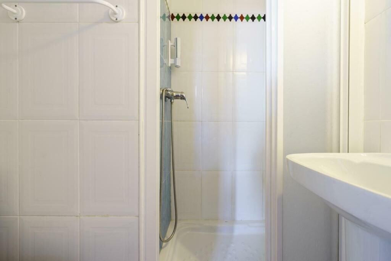 Bathroom, Hostal Austria, Granada