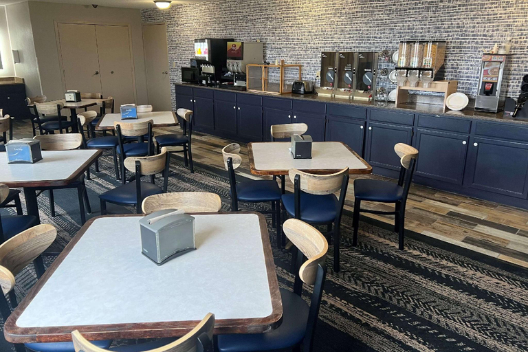 Food & Drinks 4, AmericInn by Wyndham Viroqua, Vernon