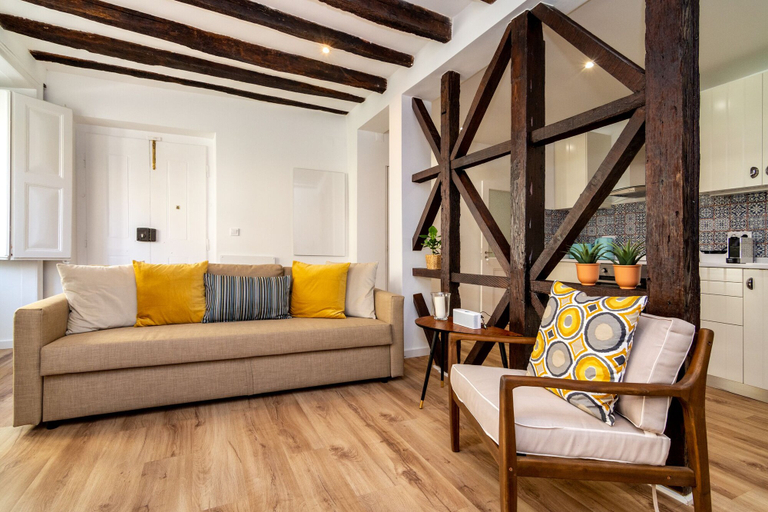 Others 4, Boho-Chic Santos Apartment: Industriais 7, Lisbon