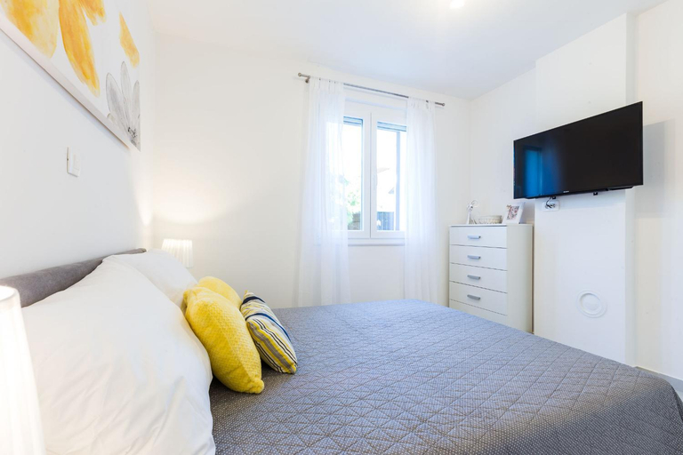Bedroom 2, Petra modern apartment with free parking and BBQ, Zadar