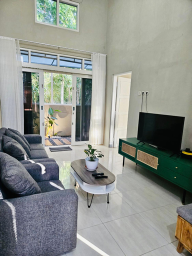 Others 4, Villa Hollandia, Kulon Progo