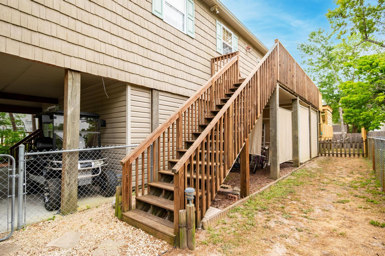 Woodlands Wonder by Oak Island Accommodations, Brunswick