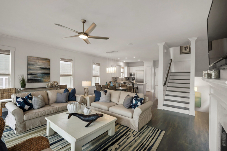 Room 3, Beach House w Private Pool Near Shops Dining, Walton
