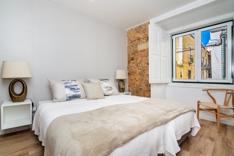 Bedroom 2, Boho-Chic Santos Apartment: Industriais 7, Lisbon