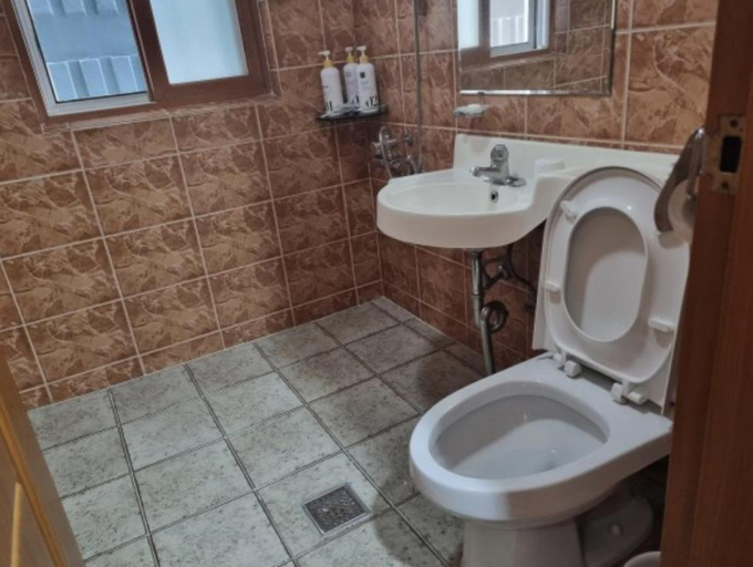 Bathroom, Oreum Motel, Jeju