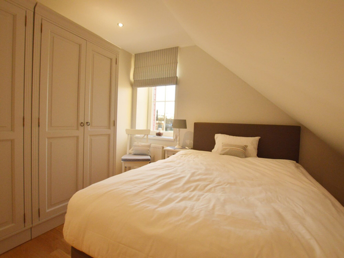 Bedroom 2, Charming Fens Family Home, Liège