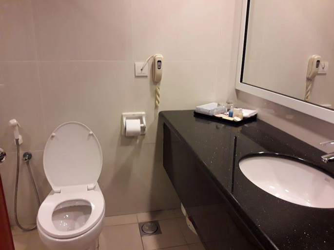 Bathroom, Kiulap Plaza Hotel, Bandar Seri Begawan