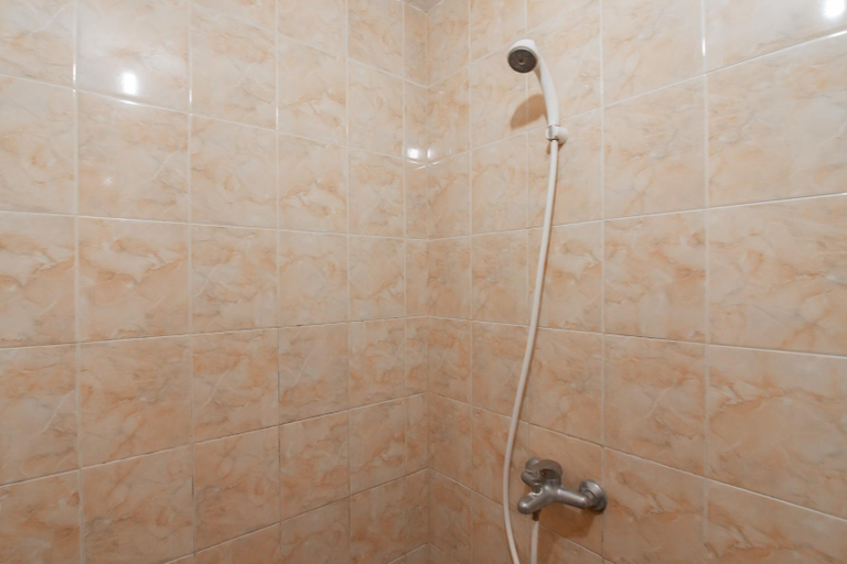 Bathroom 8