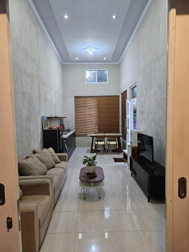 Others 5, Villa Hollandia, Kulon Progo