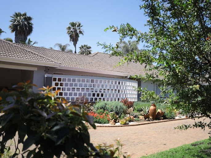 Exterior & Views, Pemabwe Guest Lodge, Harare