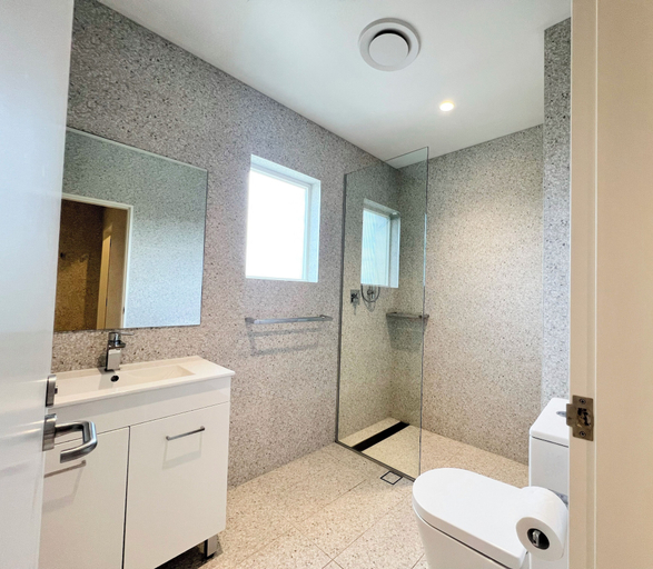 Bathroom 7