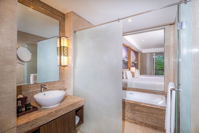 Bathroom 10