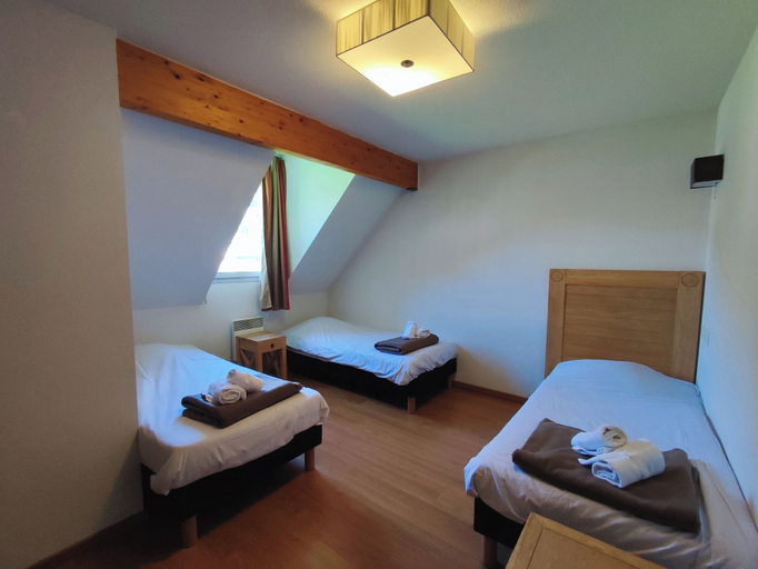 Bedroom 4, Domaine Val de Roland, Hautes-Pyrénées