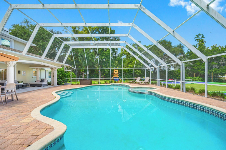 Sport & Beauty 5, Exquisite Villa With Pool&games- 18 Guests, Hillsborough