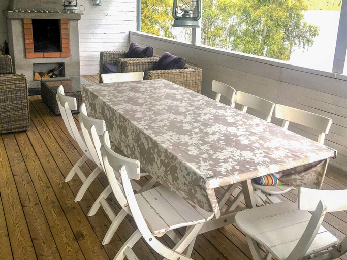 Dining 2, 4 Star Holiday Home in Linkoping, Linköping