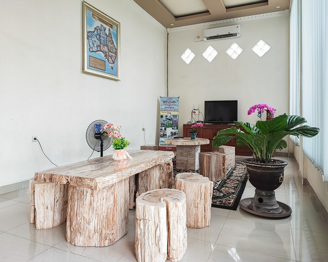 Others 4, RedDoorz Plus Syariah near Simpang Rimbo Jambi 2, Jambi