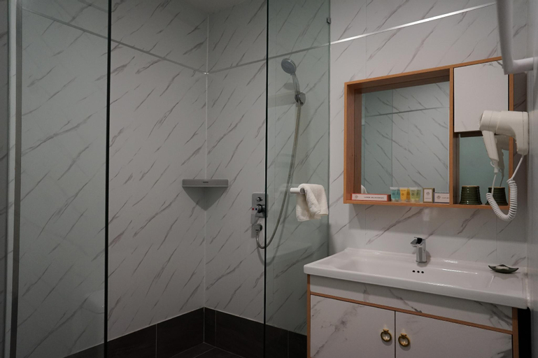 Bathroom 4