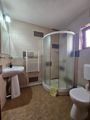 Others 5, Pensiunea Casa Gobbel, Bran