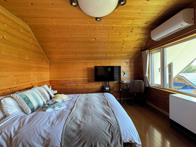 Bedroom 2, Biei san-ai-no-oka Villa Shion, Biei