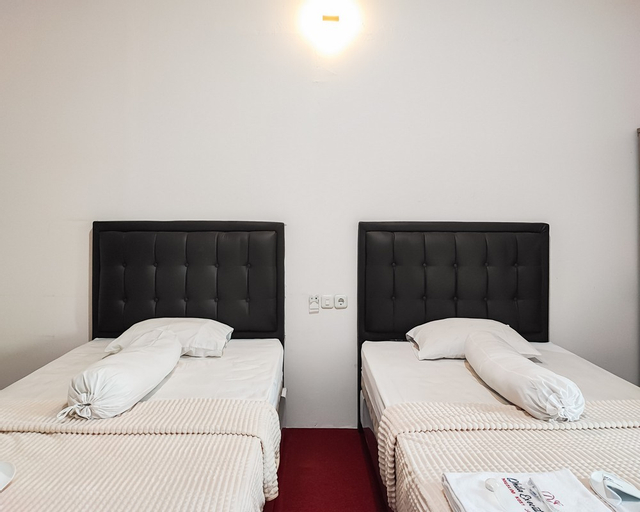 Bedroom 2, RedDoorz Plus Syariah near Simpang Rimbo Jambi 2, Jambi