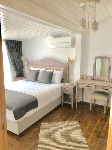 Bedroom 2, Ayshe Hotel, Foça