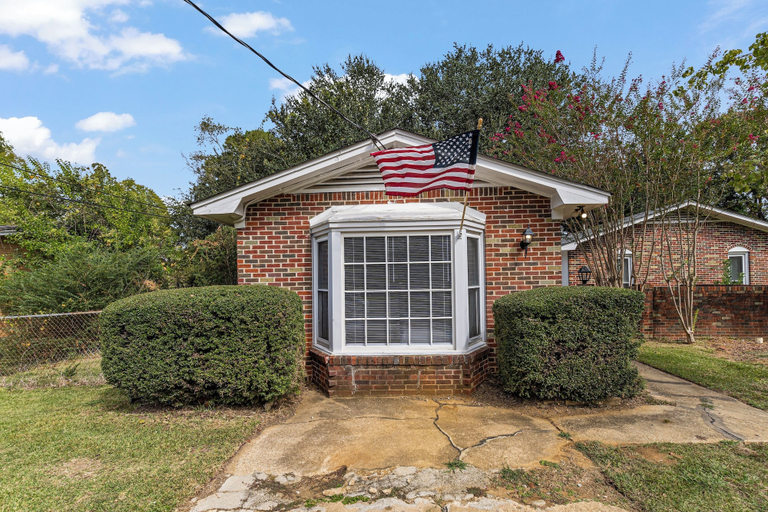 Exterior & Views 2, Welcome to Woodbridge, Montgomery